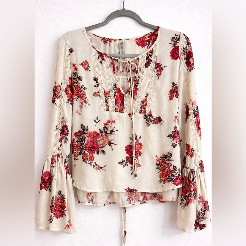 American Rag Floral Boho Blouse Size S Cream Red Bell Sleeve Top